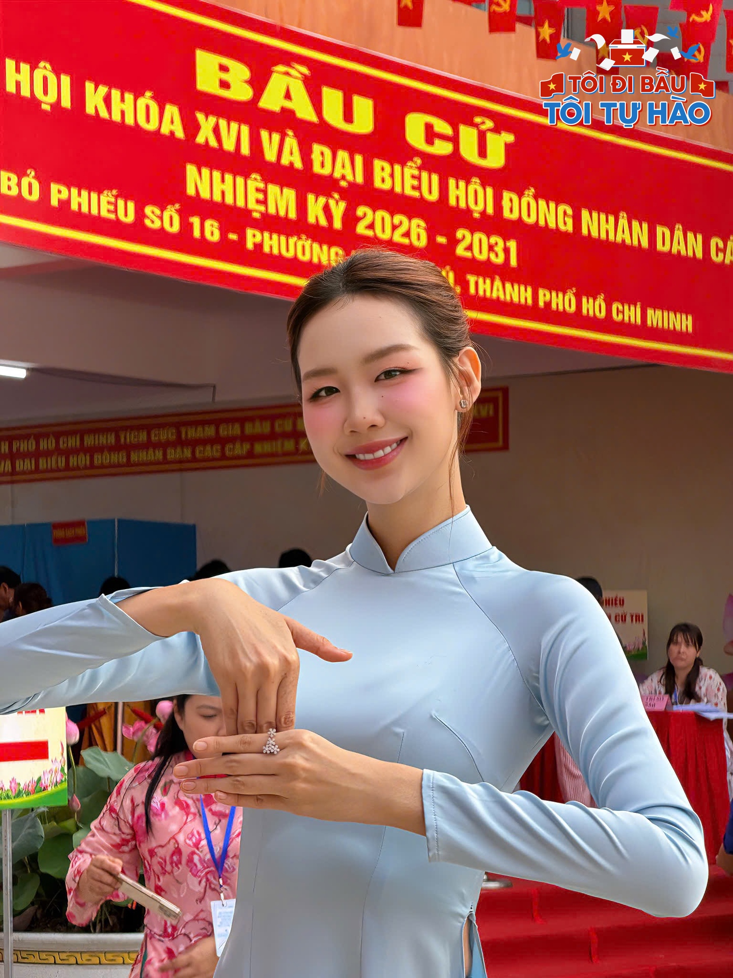 D&agrave;n nghệ sĩ Việt tự h&agrave;o, rạng rỡ đi bầu cử s&aacute;ng nay!- Ảnh 1.