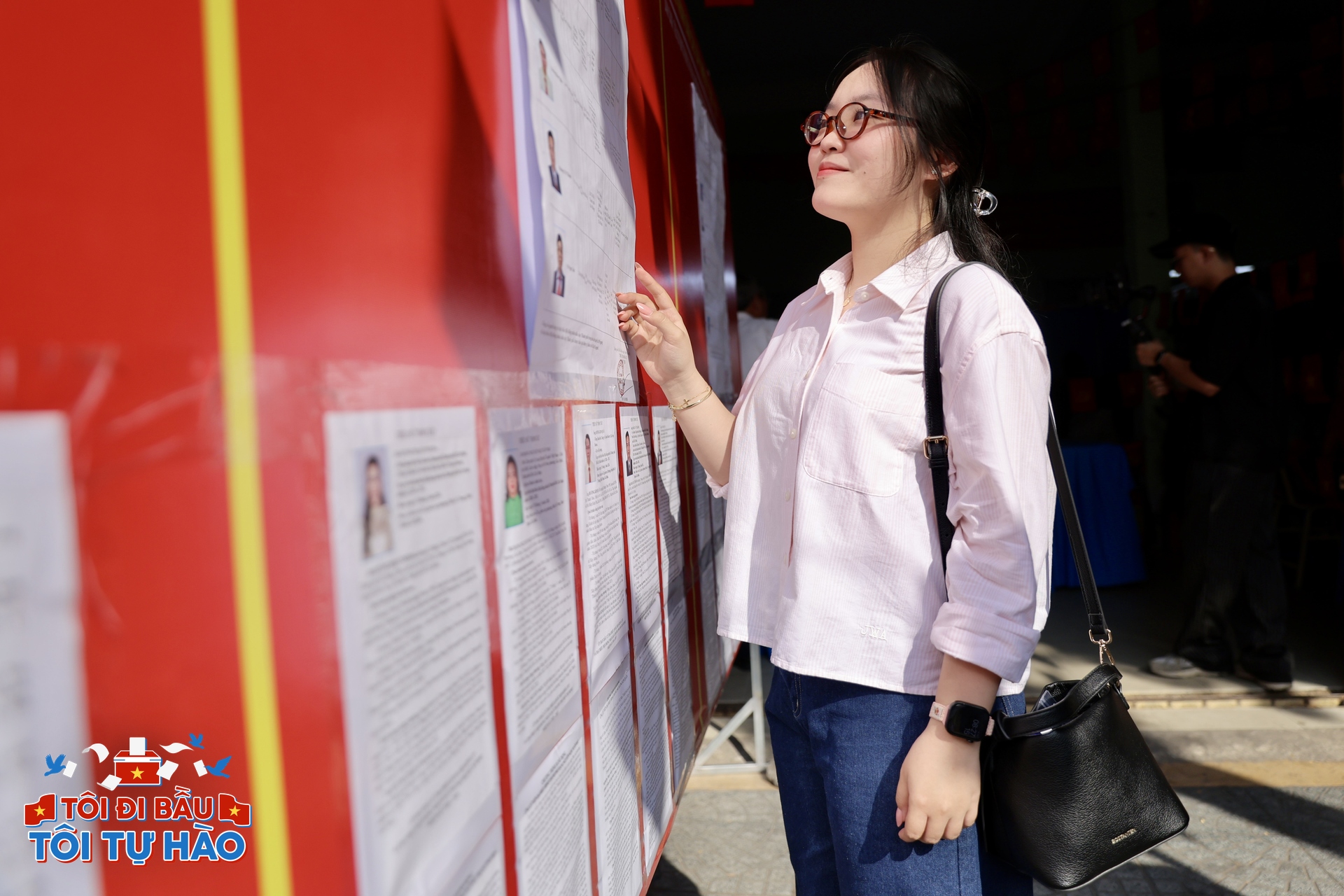 18 tuổi lần đầu đi bầu cử: Dậy từ 5h s&aacute;ng v&igrave; hồi hộp, thấy bản th&acirc;n "trưởng th&agrave;nh trong chớp mắt"- Ảnh 16.