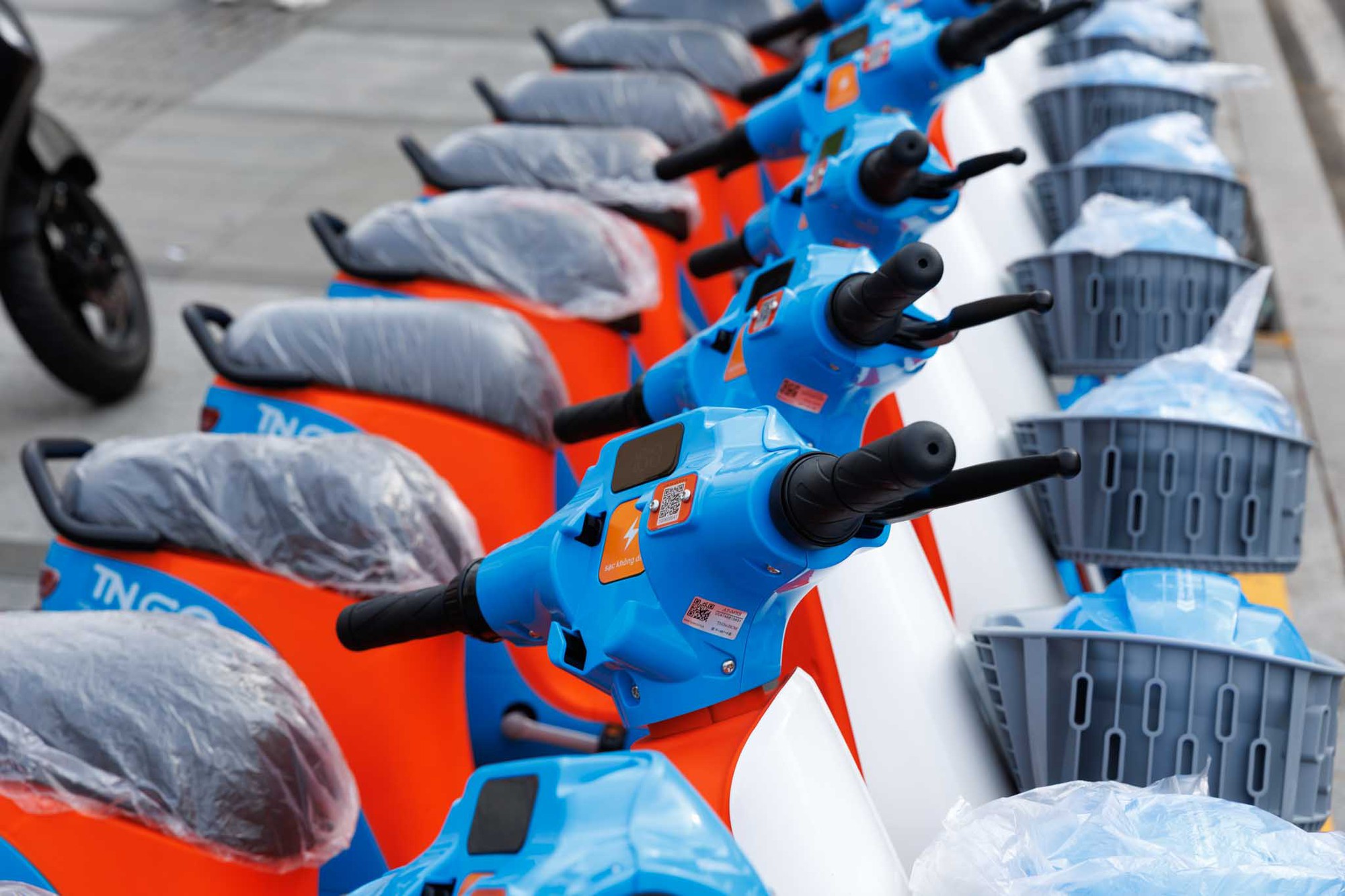 Một m&ocirc; h&igrave;nh giao th&ocirc;ng mới vừa xuất hiện ở TP.HCM, người d&acirc;n h&agrave;o hứng trải nghiệm trong ng&agrave;y đầu ra mắt- Ảnh 3.