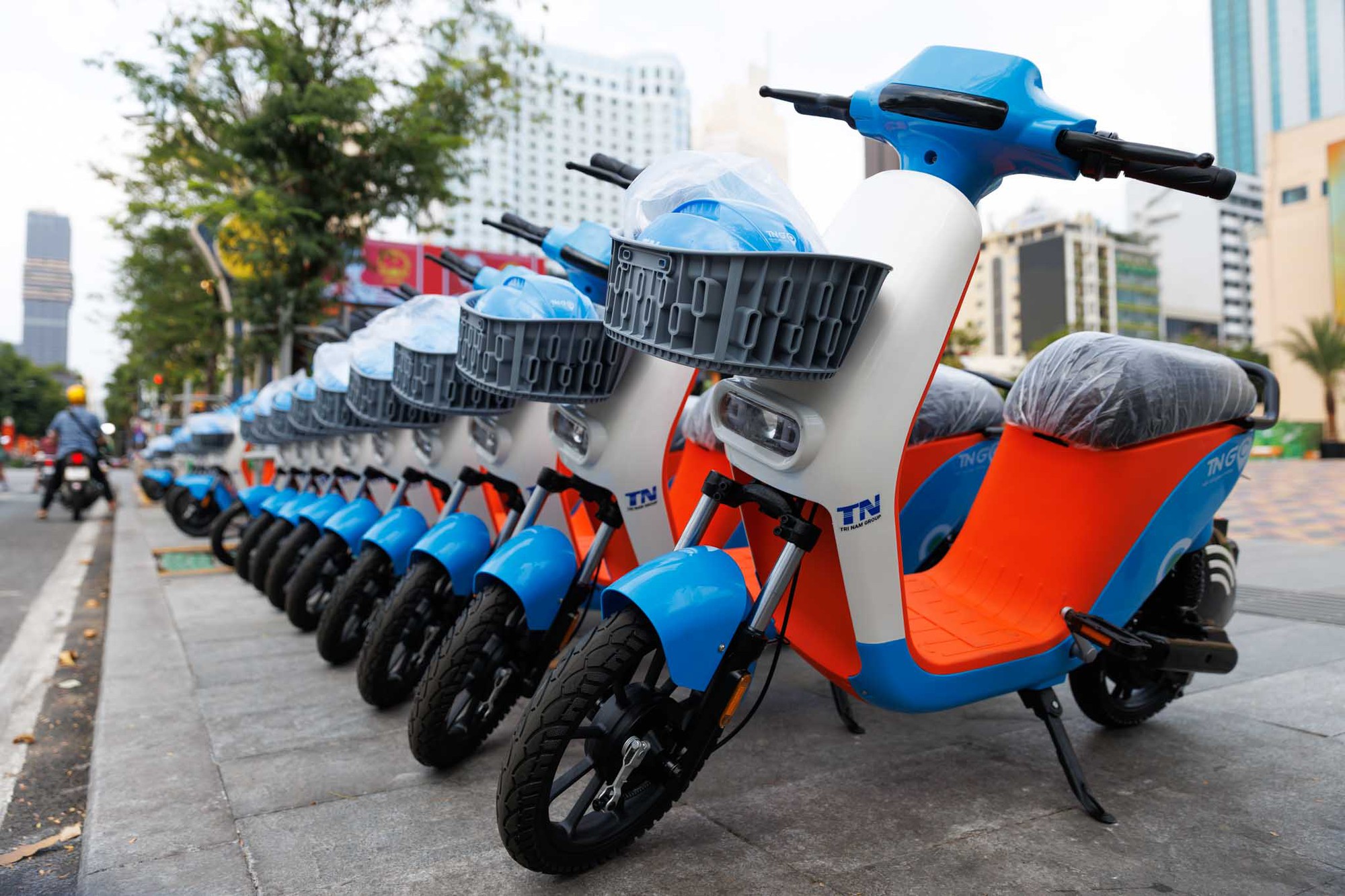 Một m&ocirc; h&igrave;nh giao th&ocirc;ng mới vừa xuất hiện ở TP.HCM, người d&acirc;n h&agrave;o hứng trải nghiệm trong ng&agrave;y đầu ra mắt- Ảnh 15.