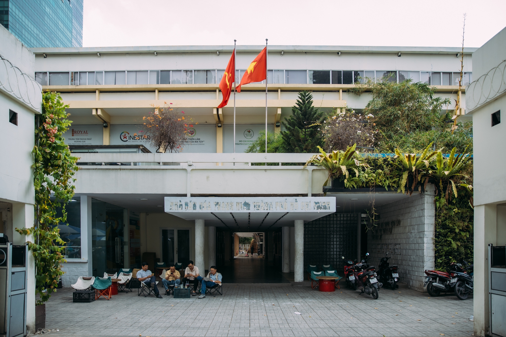 Nhìn lại Nhà Văn hóa Thanh niên lần cuối sau hành trình hơn nửa thế kỷ- Ảnh 7. Nhìn lại Nhà Văn hóa Thanh niên lần cuối sau hành trình hơn nửa thế kỷ- Ảnh 7.