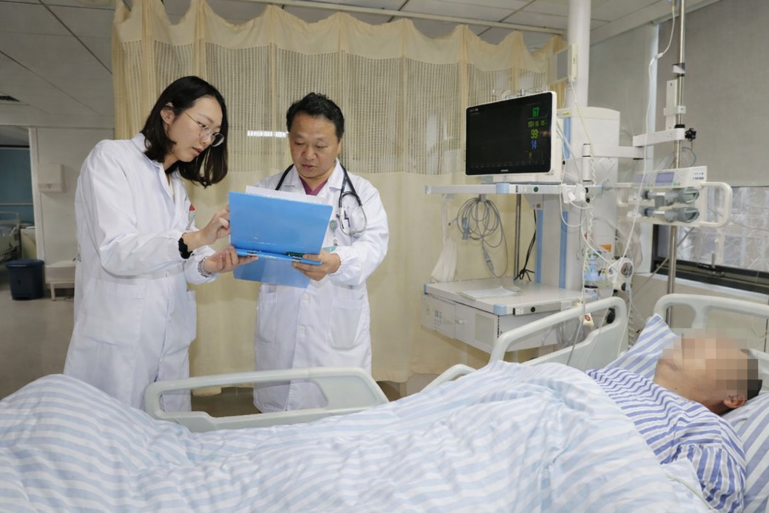 Người đ&agrave;n &ocirc;ng mắc 3 bệnh ung thư c&ugrave;ng l&uacute;c v&igrave; th&oacute;i quen "giải tỏa căng thẳng" rất quen với nam giới Việt- Ảnh 1.