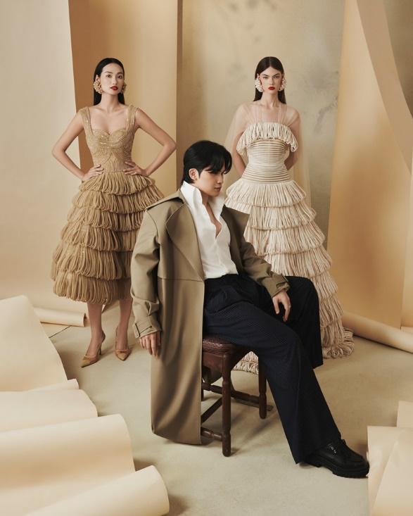 NTK Nguyễn Phúc Tuấn tiên phong đưa lụa Bảo Lộc vào thời trang cao cấp Việt Nam- Ảnh 3. NTK Nguyễn Phúc Tuấn tiên phong đưa lụa Bảo Lộc vào thời trang cao cấp Việt Nam- Ảnh 3.