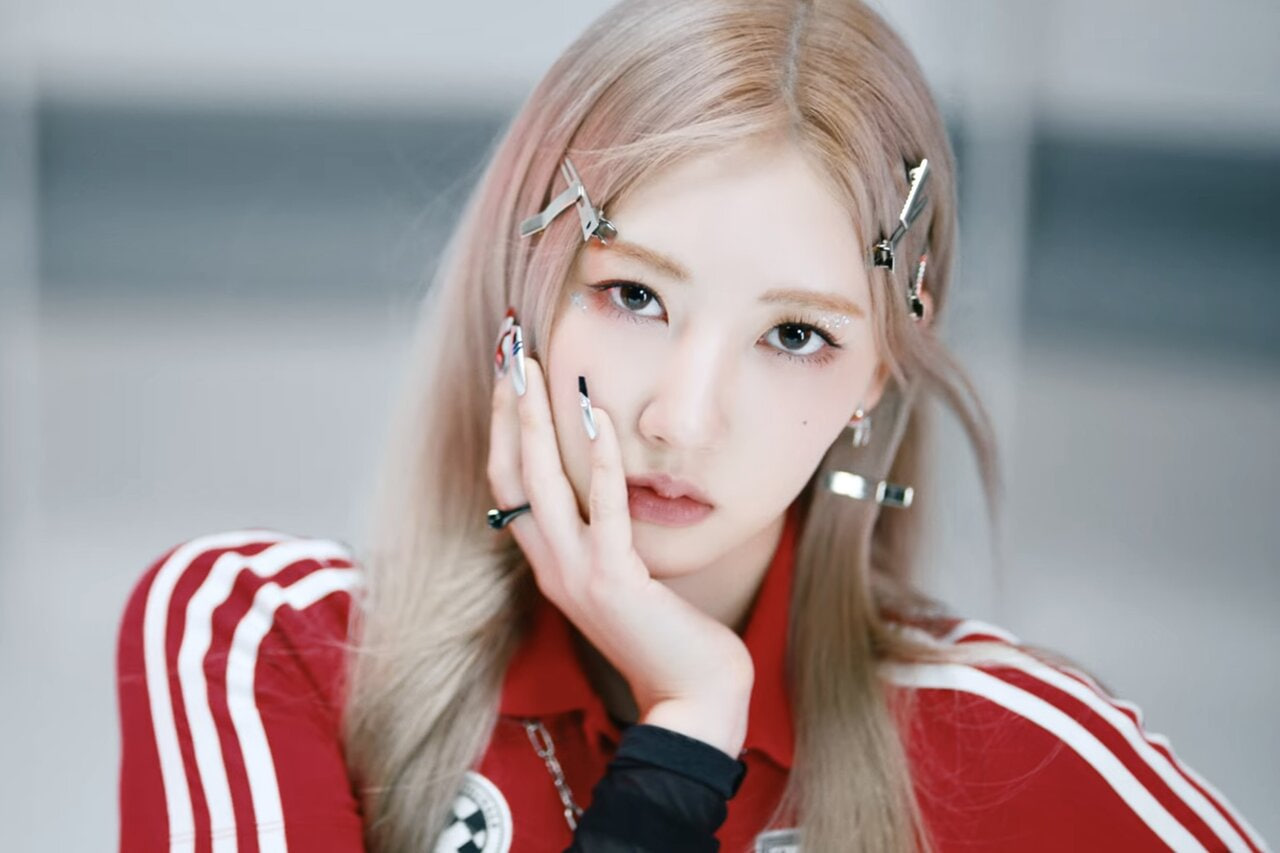 Showbiz c&oacute; mỹ nh&acirc;n mất t&iacute;ch kỳ lạ, cả năm kh&ocirc;ng được l&ecirc;n s&acirc;n khấu ph&iacute; ho&agrave;i nhan sắc lẫn giọng h&aacute;t miễn ch&ecirc;- Ảnh 5.