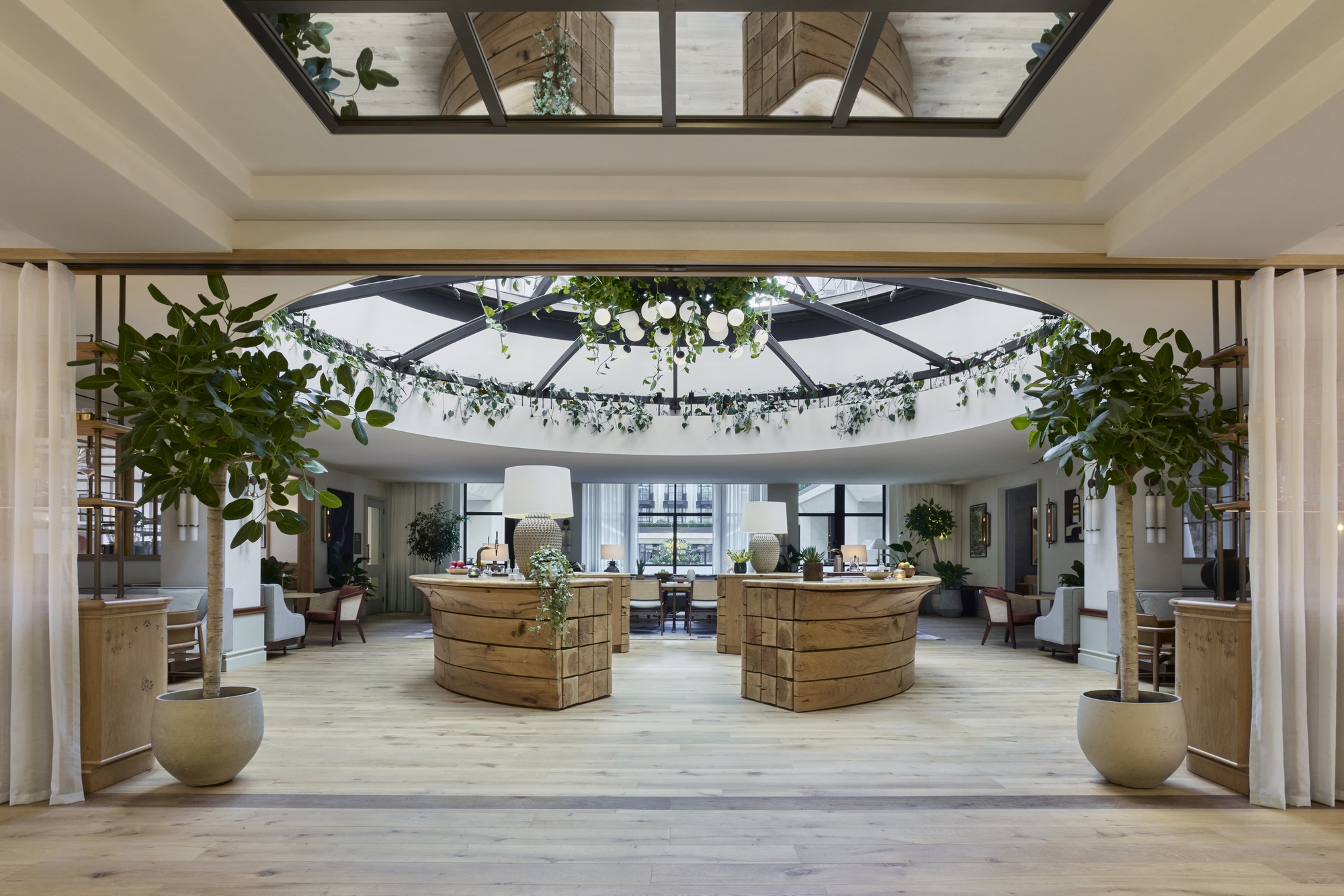 &Ocirc;ng chủ khu nghỉ dưỡng ở Ninh V&acirc;n Bay mở kh&aacute;ch sạn tại Anh, đầu tư ngh&igrave;n tỷ cho c&acirc;u lạc bộ thượng lưu đầu ti&ecirc;n tr&ecirc;n thế giới- Ảnh 6.