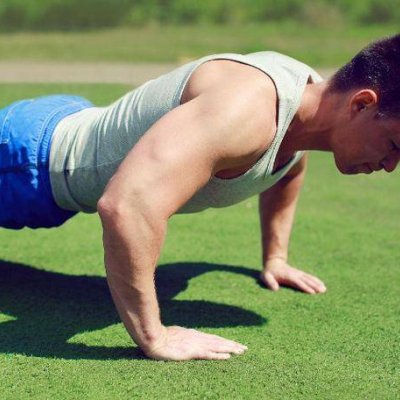 Nếu sau tuổi 50 m&agrave; bạn kh&ocirc;ng thể thực hiện 5 động t&aacute;c đơn giản n&agrave;y, tuổi thọ của bạn sẽ giảm đ&aacute;ng kể!- Ảnh 2.