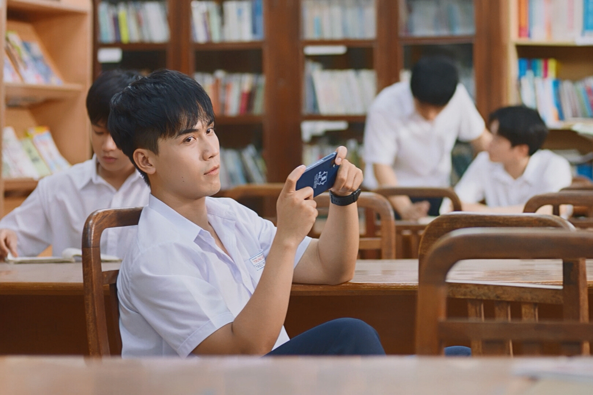 Việt Nam mới có 1 nam thần học đường đẹp hết nước chấm: Ánh mắt nhìn cột điện cũng tình, biết tuổi thật mới sốc- Ảnh 3. Việt Nam mới có 1 nam thần học đường đẹp hết nước chấm: Ánh mắt nhìn cột điện cũng tình, biết tuổi thật mới sốc- Ảnh 3.