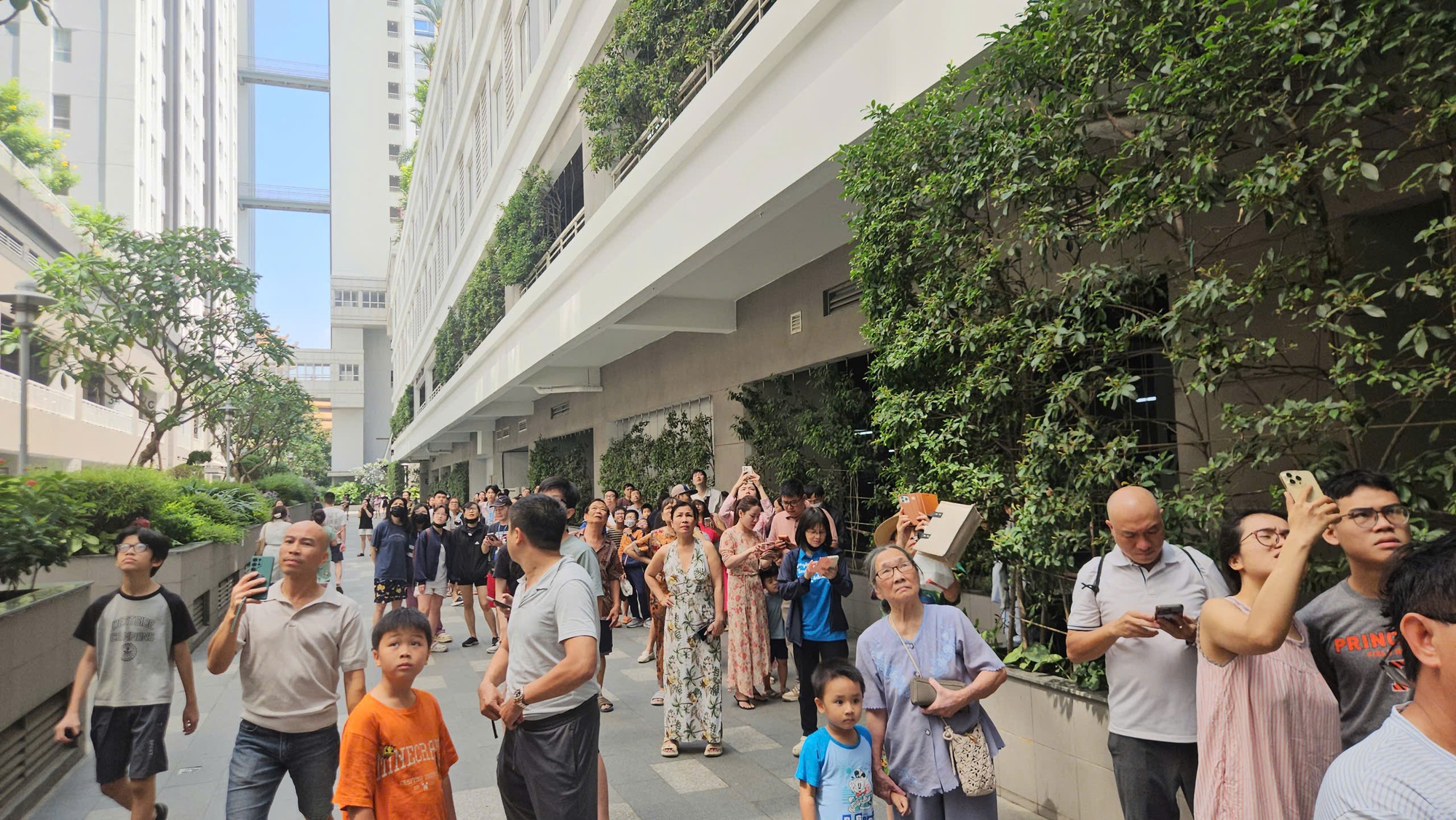 Cháy căn hộ chung cư trên đường Mai Chí Thọ, TPHCM- Ảnh 4. Cháy căn hộ chung cư trên đường Mai Chí Thọ, TPHCM- Ảnh 4.