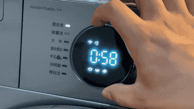 Sống hơn 30 năm t&ocirc;i mới biết 6 c&aacute;ch d&ugrave;ng m&aacute;y giặt cửa trước đ&uacute;ng chuẩn: Quần &aacute;o sạch hơn, kh&ocirc;ng c&ograve;n m&ugrave;i v&agrave; tiết kiệm điện nước r&otilde; rệt- Ảnh 5.