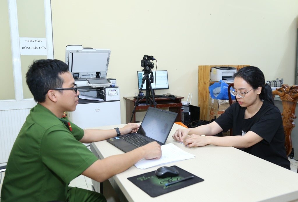 Ph&aacute;t hiện 9 người lập 60 c&ocirc;ng ty, giao dịch hơn 6.000 tỷ đồng: C&ocirc;ng an triển khai c&aacute;c biện ph&aacute;p nghiệp vụ điều tra- Ảnh 1.