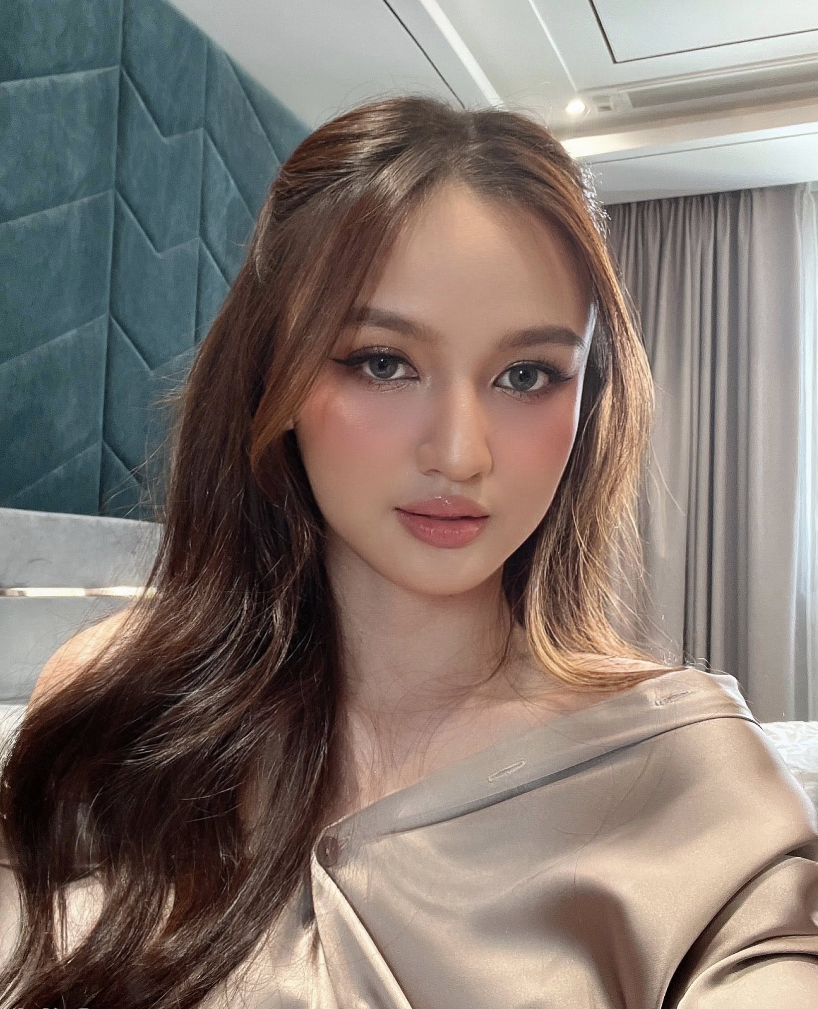 Bố mẹ đều l&agrave; người Việt Nam, đẻ con mắt s&acirc;u mũi cao như T&acirc;y: 3 c&ocirc; g&aacute;i c&oacute; cuộc sống tr&aacute;i ngược sau 10 năm- Ảnh 8.