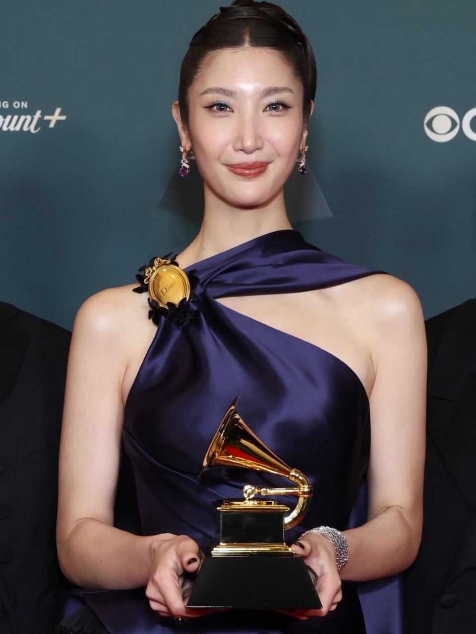 C&ocirc; g&aacute;i bị cả H&agrave;n Quốc từ chối đổi đời nhờ 1 ca kh&uacute;c, qu&aacute; khứ bị ch&ecirc; "qu&aacute; lứa" nay l&agrave; chủ nh&acirc;n Oscar - Grammy- Ảnh 7.