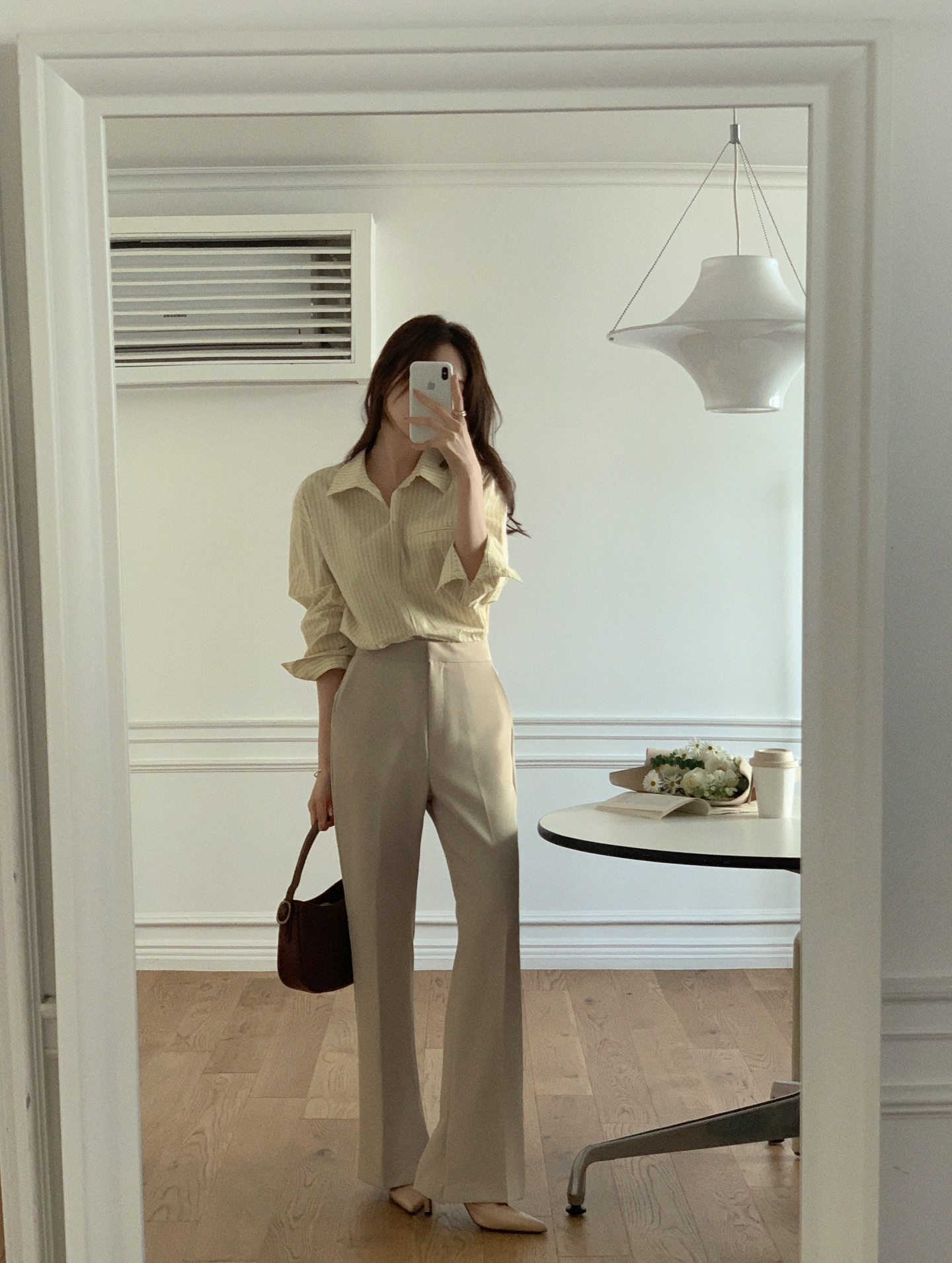 &Aacute;o sơ mi kết hợp ho&agrave;n hảo với 4 mẫu quần d&agrave;i- Ảnh 1.