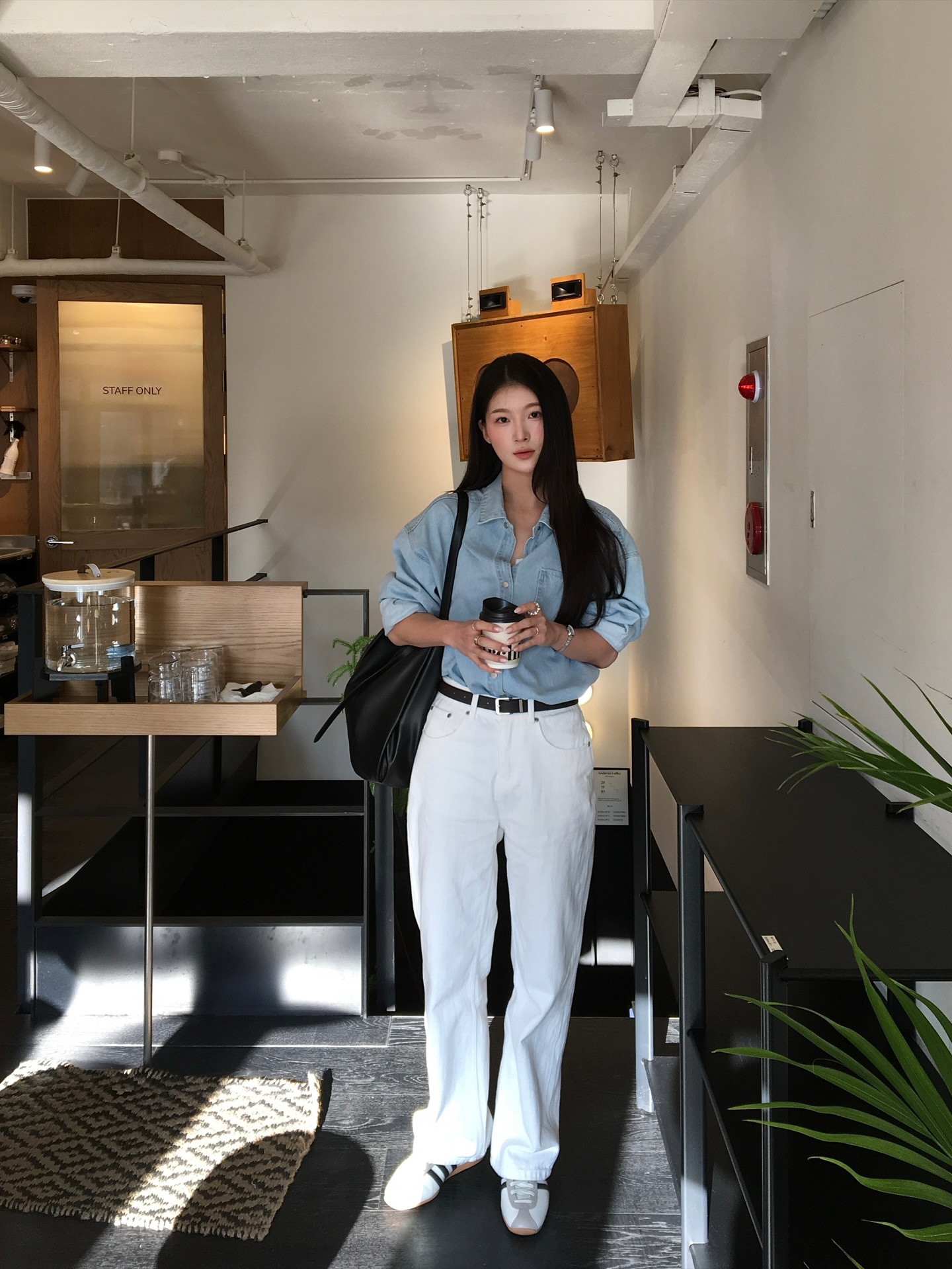 &Aacute;o sơ mi kết hợp ho&agrave;n hảo với 4 mẫu quần d&agrave;i- Ảnh 8.