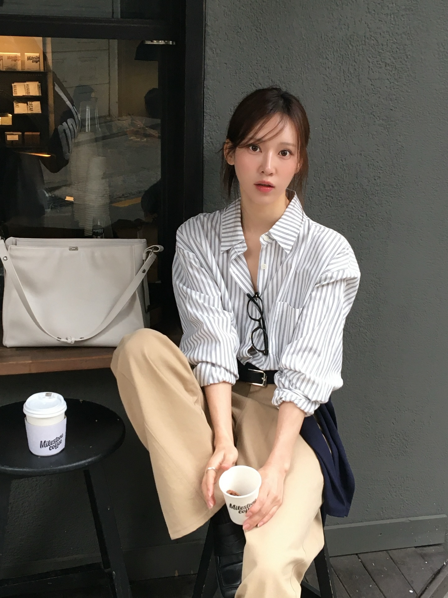 &Aacute;o sơ mi kết hợp ho&agrave;n hảo với 4 mẫu quần d&agrave;i- Ảnh 6.