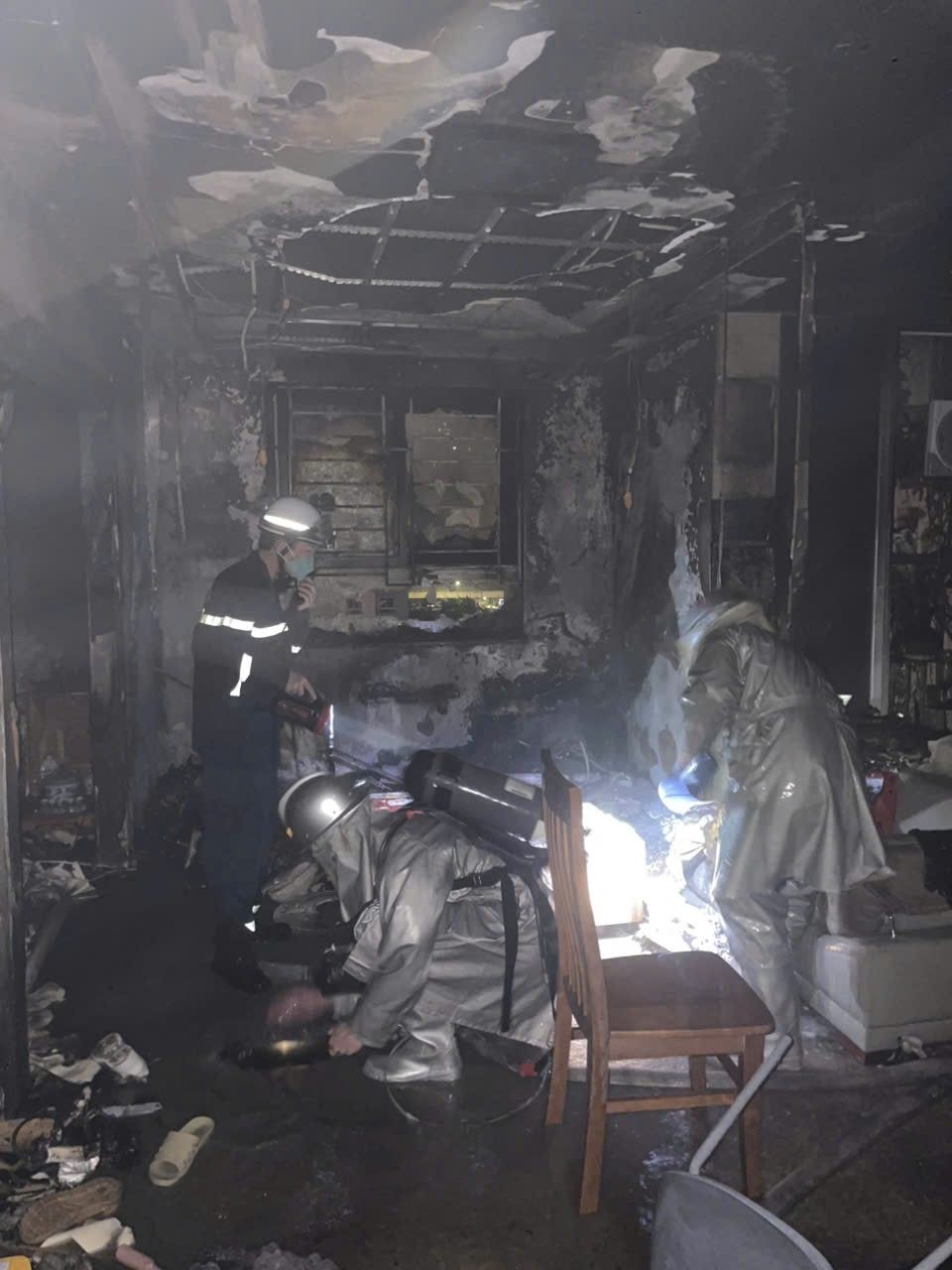 Cháy căn hộ chung cư Ecohome 1 ở Hà Nội lúc rạng sáng, khói và khí độc lan khắp hành lang- Ảnh 1. Cháy căn hộ chung cư Ecohome 1 ở Hà Nội lúc rạng sáng, khói và khí độc lan khắp hành lang- Ảnh 1.