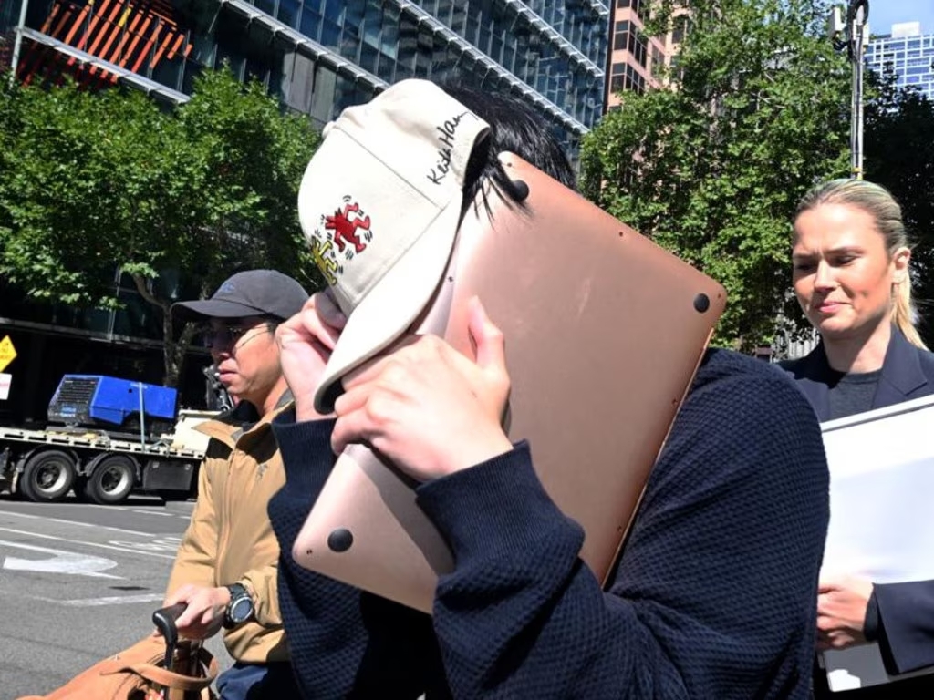 Du học sinh người Việt ra t&ograve;a v&igrave; quay l&eacute;n hơn 100 phụ nữ tại &Uacute;c- Ảnh 1.