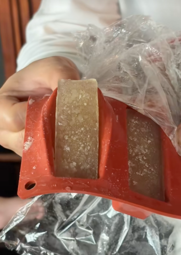 Bố bỉm Huy Trần nấu ăn dặm cho b&eacute; Gạo, &aacute;i nữ h&aacute;u ăn đến mức đ&ograve;i miếng khoai t&acirc;y vừa hấp xong, khiến ai cũng bật cười- Ảnh 3.