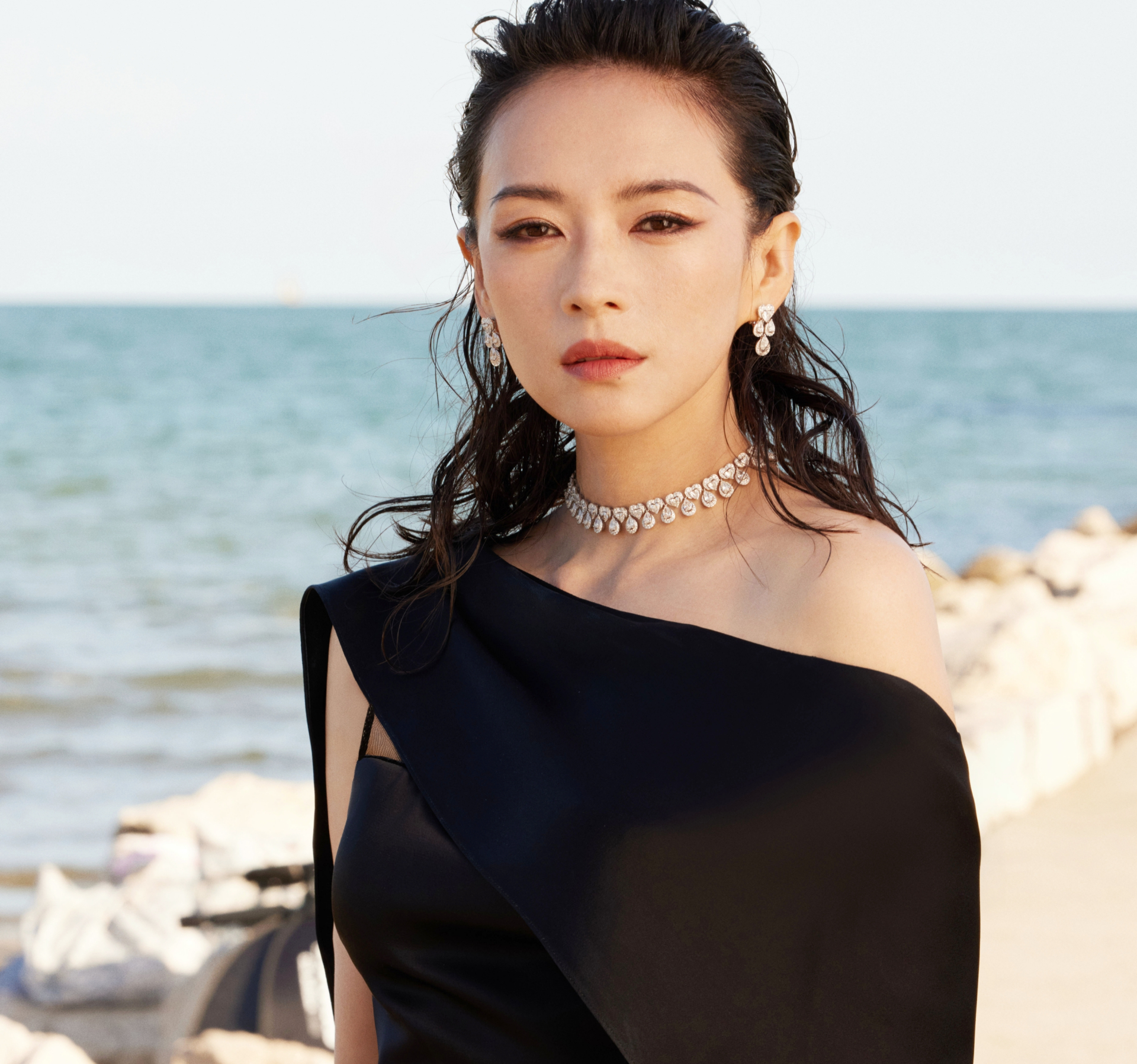 Mỹ nh&acirc;n cứ th&iacute;ch ai l&agrave; người đ&oacute; d&iacute;nh phốt chấn động, v&iacute;a nặng cỡ n&agrave;y phải l&agrave;m đại diện to&agrave;n cầu cho Prada- Ảnh 6.