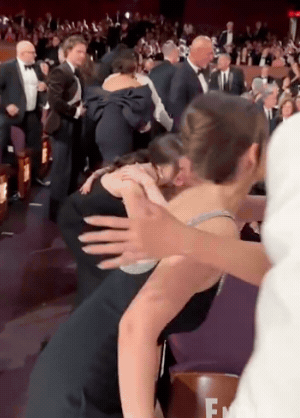 Nổ drama tại Oscar 2026: Kylie Jenner đụng mặt chị g&aacute;i Timoth&eacute;e Chalamet, c&oacute; th&aacute;i độ khinh khỉnh coi thường g&acirc;y "n&oacute;ng mắt"?- Ảnh 7.