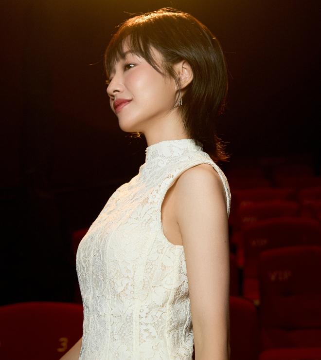 "N&agrave;ng thơ showbiz" cao vỏn vẹn 1m50: Mặc đẹp qu&ecirc;n sầu, đứng ở đ&acirc;u cũng ph&aacute;t s&aacute;ng- Ảnh 12.