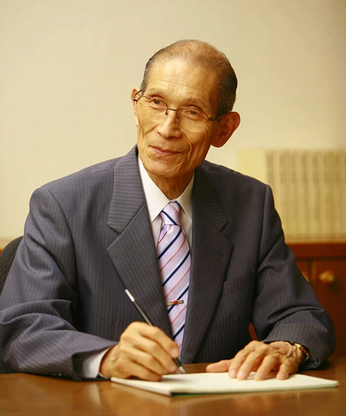 Clip mẹ bỉm li&ecirc;n tục l&agrave;m h&agrave;nh động lạ trước mặt con mới sinh h&uacute;t 10 triệu lượt xem: Nh&igrave;n rất v&ocirc; l&yacute; nhưng kết quả rất đỉnh?- Ảnh 2.