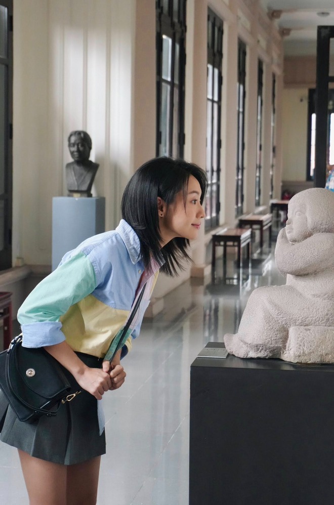 "N&agrave;ng thơ showbiz" cao vỏn vẹn 1m50: Mặc đẹp qu&ecirc;n sầu, đứng ở đ&acirc;u cũng ph&aacute;t s&aacute;ng- Ảnh 7.