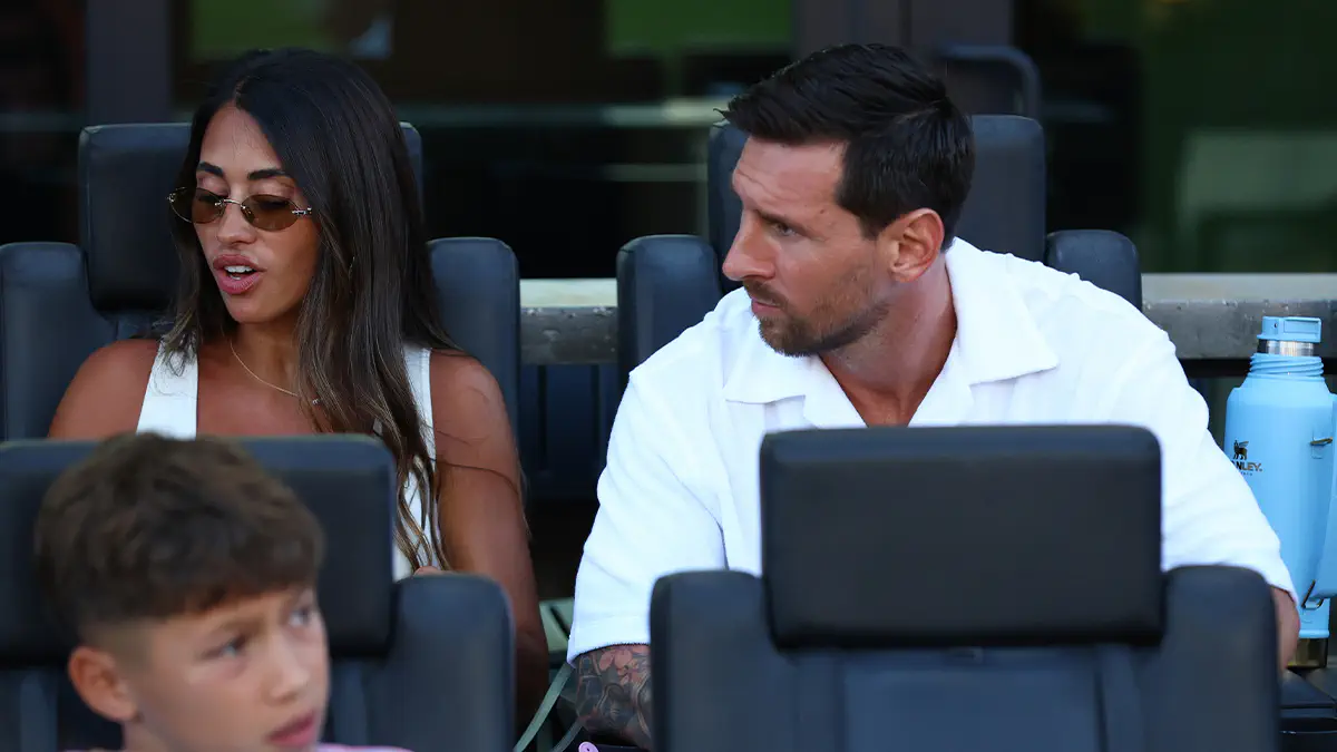 Vợ Lionel Messi bị tố “quản chặt” Instagram của chồng, block hết gái xinh: Trên mạng hiền dịu vậy thôi nhưng ghen thì số một?- Ảnh 1. Vợ Lionel Messi bị tố “quản chặt” Instagram của chồng, block hết gái xinh: Trên mạng hiền dịu vậy thôi nhưng ghen thì số một?- Ảnh 1.