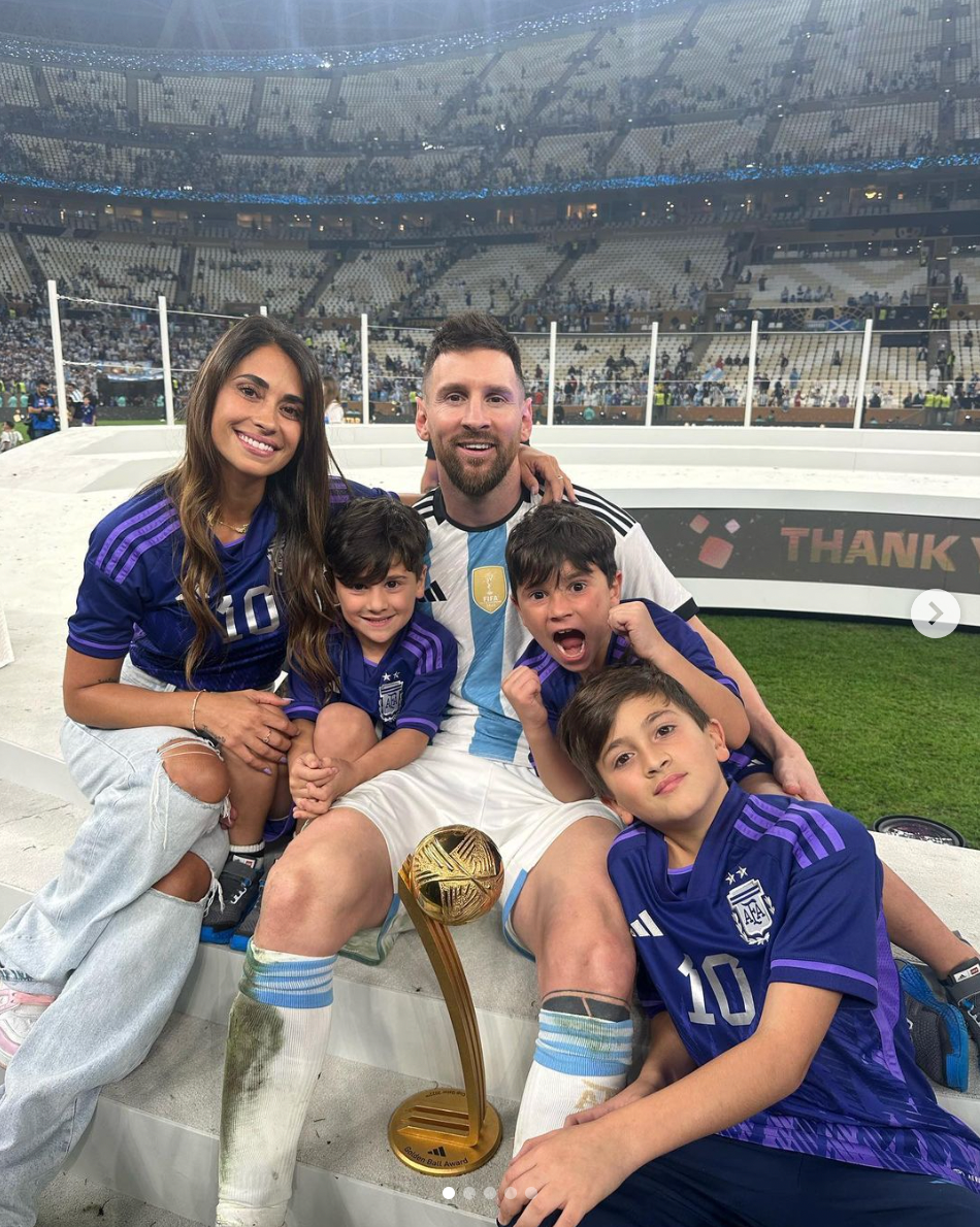 Vợ Lionel Messi bị tố “quản chặt” Instagram của chồng, block hết gái xinh: Trên mạng hiền dịu vậy thôi nhưng ghen thì số một?- Ảnh 4. Vợ Lionel Messi bị tố “quản chặt” Instagram của chồng, block hết gái xinh: Trên mạng hiền dịu vậy thôi nhưng ghen thì số một?- Ảnh 4.