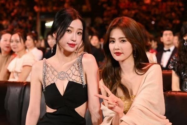 T&igrave;nh chị em c&oacute; chắc l&acirc;u bền: Bạch Lộc 