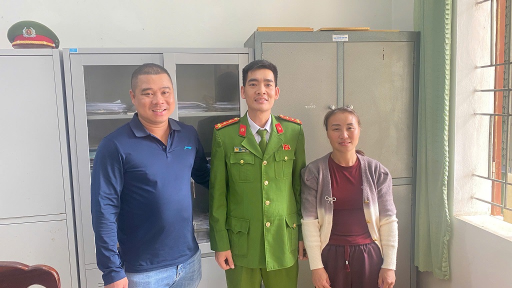 Vừa chuyển khoản th&agrave;nh c&ocirc;ng 430 triệu đồng, người đ&agrave;n &ocirc;ng SN 1986 vội b&aacute;o c&ocirc;ng an v&agrave;o cuộc x&aacute;c minh- Ảnh 2.