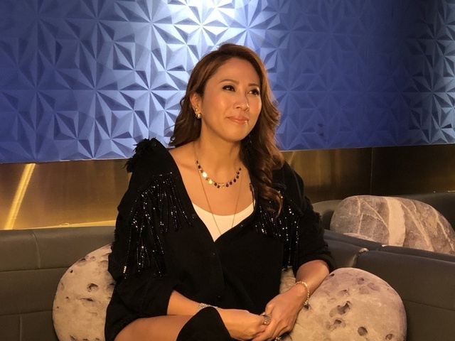 Ca sĩ 52 tuổi mắc ung thư v&uacute; phải cắt bỏ cả hai b&ecirc;n ngực: Ca t&aacute;i tạo gặp biến chứng, c&ocirc; n&oacute;i 1 c&acirc;u khiến nhiều người lặng đi- Ảnh 3.