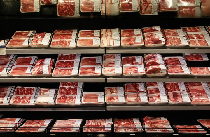 Thịt đ&oacute;ng khay nh&igrave;n giống nhau, nhưng người l&agrave;m si&ecirc;u thị chỉ chọn 1 kiểu- Ảnh 1.