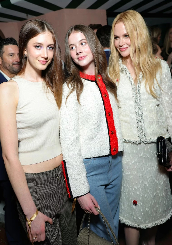 Nicole Kidman U60 da vẫn trắng mịn, căng mọng collagen: "B&iacute; mật" chống gi&agrave; h&oacute;a ra l&agrave; kh&ocirc;ng lạm dụng 1 thứ- Ảnh 4.