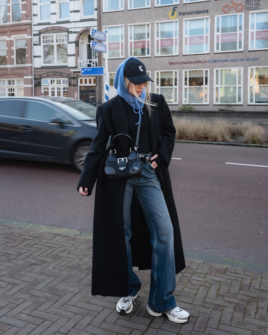 Fashion blogger mặc đồ basic m&agrave; "chanh xả" như t&agrave;i phiệt, ngắm xong chẳng c&ograve;n thiết sắm đồ cầu kỳ- Ảnh 21.