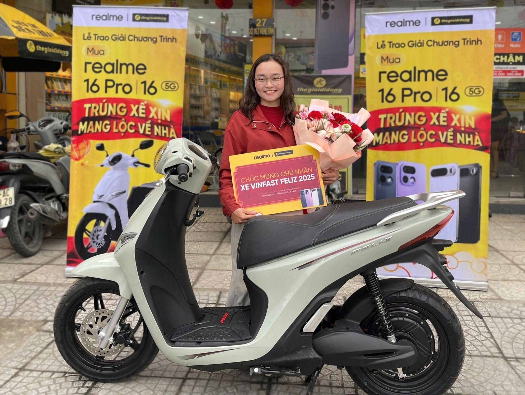 Khách hàng mua realme 16 Series “vỡ òa” nhận “lộc” gần 26 triệu từ realme Việt Nam- Ảnh 1. Khách hàng mua realme 16 Series “vỡ òa” nhận “lộc” gần 26 triệu từ realme Việt Nam- Ảnh 1.