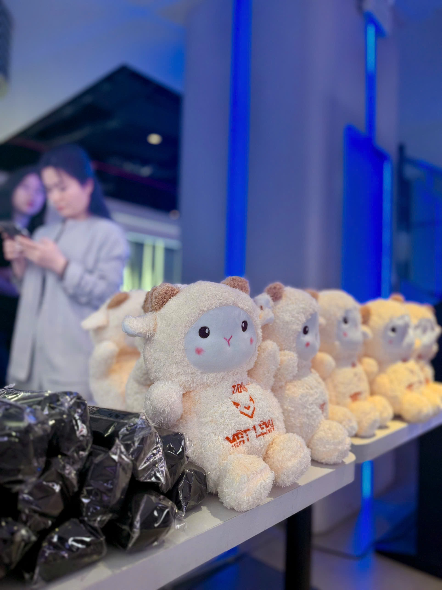 Game “Mật Lệnh” đổ bộ: Cộng đồng FPS chật kín khán phòng, Rambo xuất hiện là bùng nổ!- Ảnh 3. Game “Mật Lệnh” đổ bộ: Cộng đồng FPS chật kín khán phòng, Rambo xuất hiện là bùng nổ!- Ảnh 3.