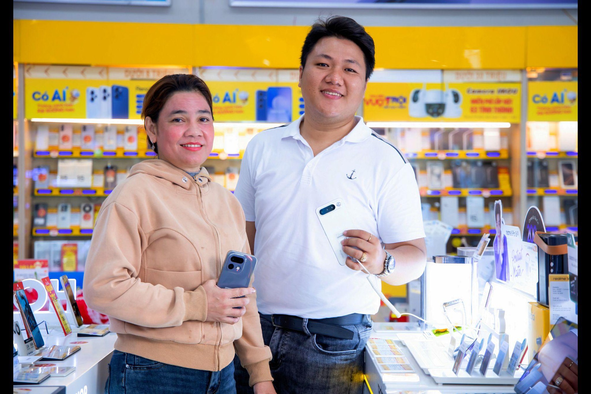 Khách hàng mua realme 16 Series “vỡ òa” nhận “lộc” gần 26 triệu từ realme Việt Nam- Ảnh 2. Khách hàng mua realme 16 Series “vỡ òa” nhận “lộc” gần 26 triệu từ realme Việt Nam- Ảnh 2.