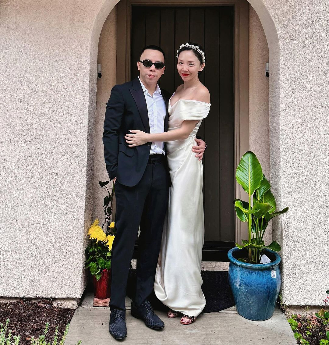 T&oacute;c Ti&ecirc;n t&acirc;m trạng, nhắc về kỉ niệm c&ugrave;ng Touliver: &ldquo;Ngo&agrave;i trời mưa c&oacute; c&ograve;n to?&rdquo;- Ảnh 1.