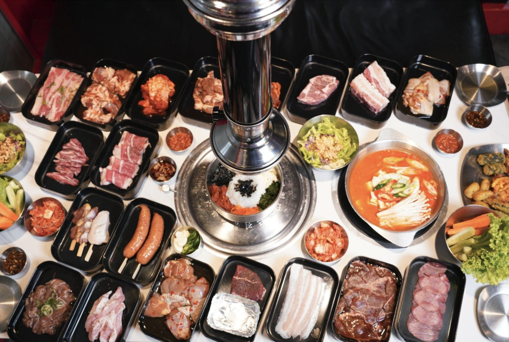 Ăn vỉa h&egrave; đổ mồ h&ocirc;i cũng tốn gần trăm ng&agrave;n, d&acirc;n văn ph&ograve;ng rỉ tai nhau 6 qu&aacute;n buffet trong TTTM gi&aacute; chỉ từ 79k- Ảnh 1.