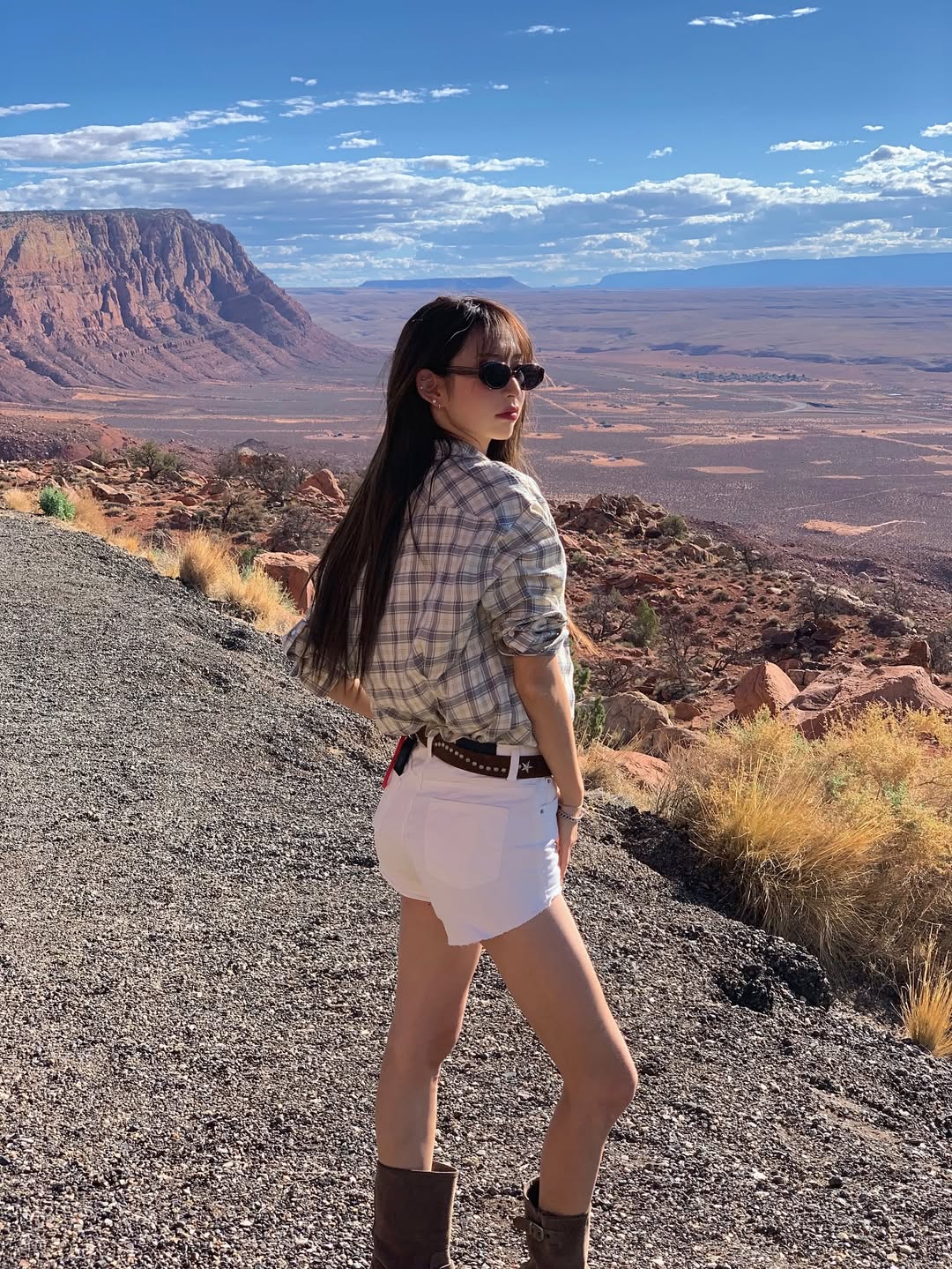 Mỹ nữ cao đ&uacute;ng 1 m&eacute;t rưỡi mặc đẹp qu&ecirc;n sầu: Ch&acirc;n kh&ocirc;ng d&agrave;i nhưng hack d&aacute;ng si&ecirc;u, ai cũng tưởng 1m65 l&agrave; &iacute;t- Ảnh 6.