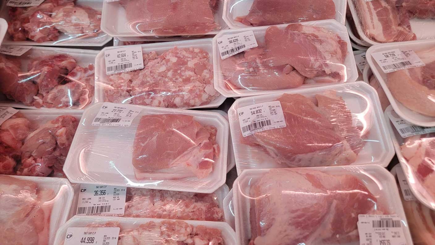 Thịt heo đ&oacute;ng khay trong si&ecirc;u thị: Nh&acirc;n vi&ecirc;n n&oacute;i thẳng "khay n&agrave;o n&ecirc;n tr&aacute;nh"- Ảnh 3.
