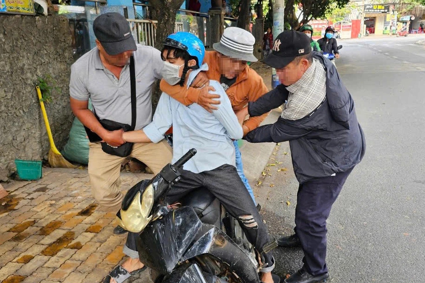 NÓNG: Từ hôm nay, tiền thưởng cho người có công phá án, chống tội phạm tăng gấp 4 lần, cá nhân có thể nhận tới 20 triệu đồng/lần- Ảnh 1. NÓNG: Từ hôm nay, tiền thưởng cho người có công phá án, chống tội phạm tăng gấp 4 lần, cá nhân có thể nhận tới 20 triệu đồng/lần- Ảnh 1.