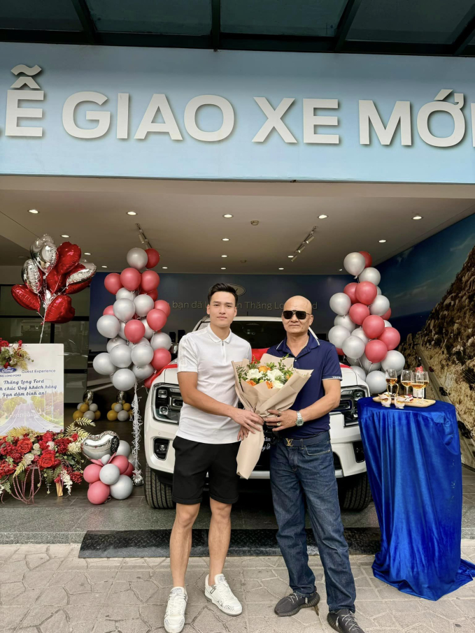 B&ugrave;i Ho&agrave;ng Việt Anh: Trai đẹp 8 m&uacute;i ĐT Việt Nam visual s&aacute;ng bừng, 27 tuổi sở hữu nh&agrave; đẹp xe sang, kinh doanh giỏi- Ảnh 5.