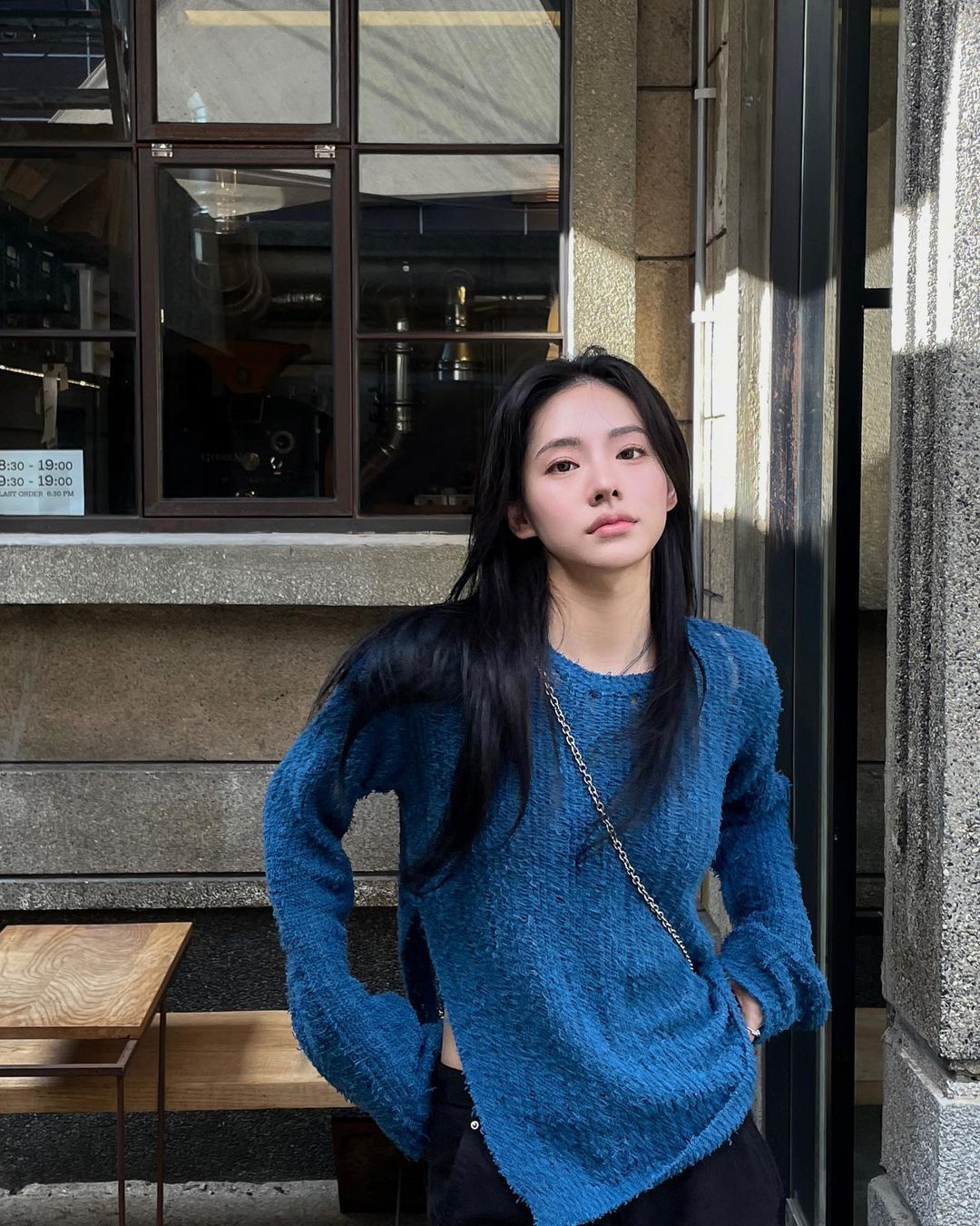 Nh&agrave; tuyển dụng hỏi: "L&atilde;nh đạo gọi bạn đến nh&agrave; v&agrave;o nửa đ&ecirc;m, bạn c&oacute; đi kh&ocirc;ng?", c&ocirc; g&aacute;i tr&uacute;ng tuyển nhờ c&acirc;u trả lời đầy bản lĩnh- Ảnh 1.