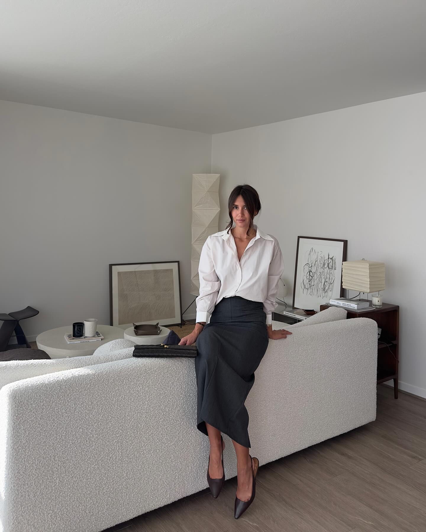 Phụ nữ Ph&aacute;p x&acirc;y dựng tủ đồ tối giản m&ugrave;a h&egrave; với 5 m&oacute;n thời trang cơ bản- Ảnh 7.