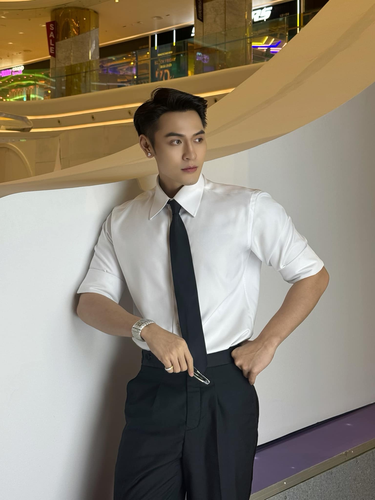 Nam diễn vi&ecirc;n Việt bị trợ l&yacute; trộm gần 400 triệu, 2 năm sau chạm mặt c&ograve;n xảy ra cảnh trớ tr&ecirc;u hơn- Ảnh 1.