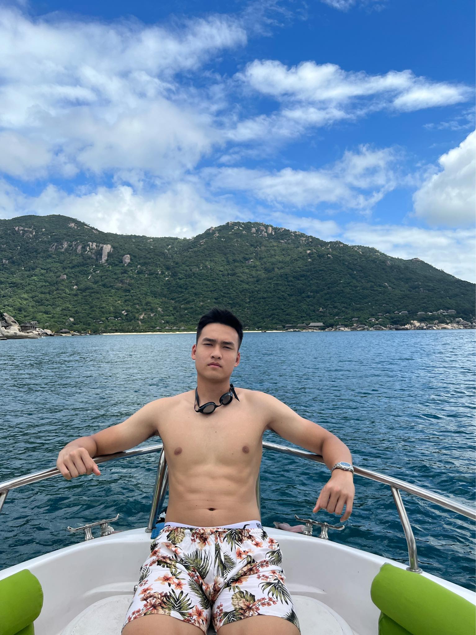 B&ugrave;i Ho&agrave;ng Việt Anh: Trai đẹp 8 m&uacute;i ĐT Việt Nam visual s&aacute;ng bừng, 27 tuổi sở hữu nh&agrave; đẹp xe sang, kinh doanh giỏi- Ảnh 2.