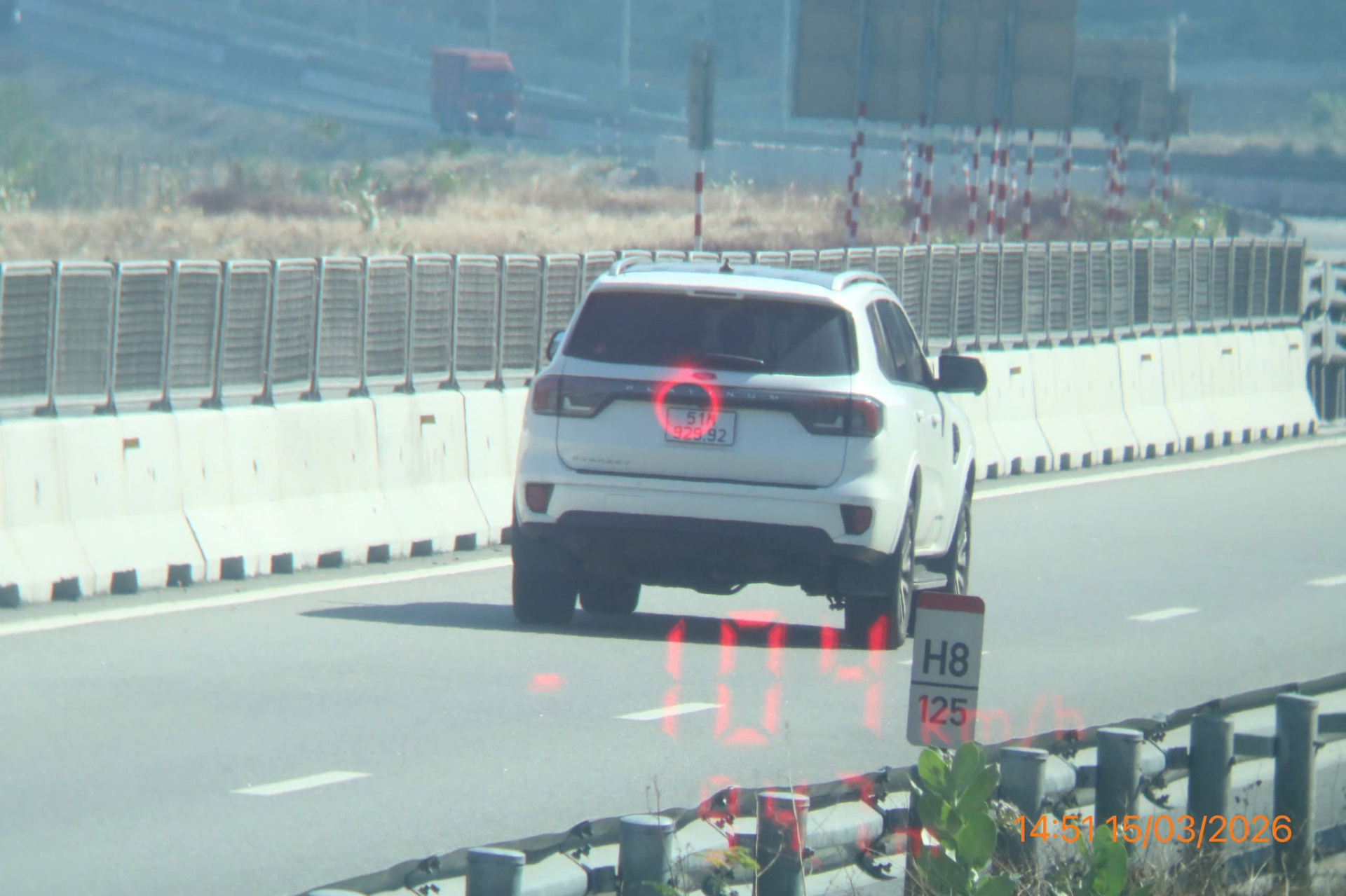 To&agrave;n tuyến đường n&agrave;y đ&atilde; phủ k&iacute;n camera phạt nguội của Cục CSGT, mọi vi phạm đều bị ghi h&igrave;nh- Ảnh 1.