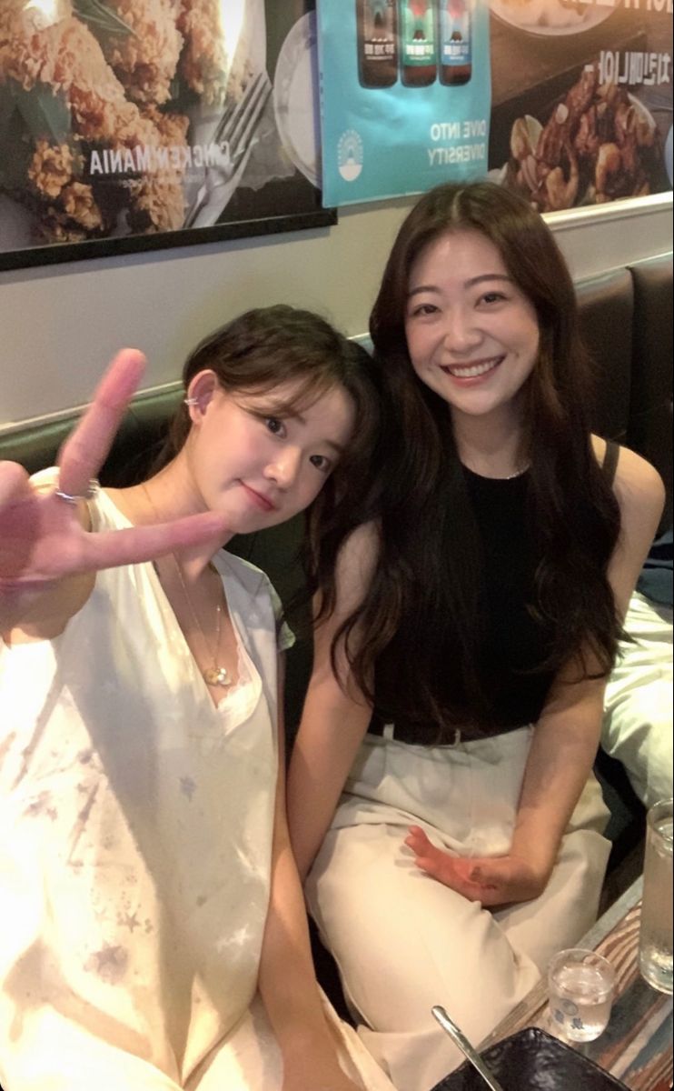 2 người bạn c&ugrave;ng đi l&agrave;m, thu nhập như nhau: 1 người mua v&agrave;ng - 1 người kh&ocirc;ng, 10 năm sau mới thấy sự kh&aacute;c biệt- Ảnh 1.